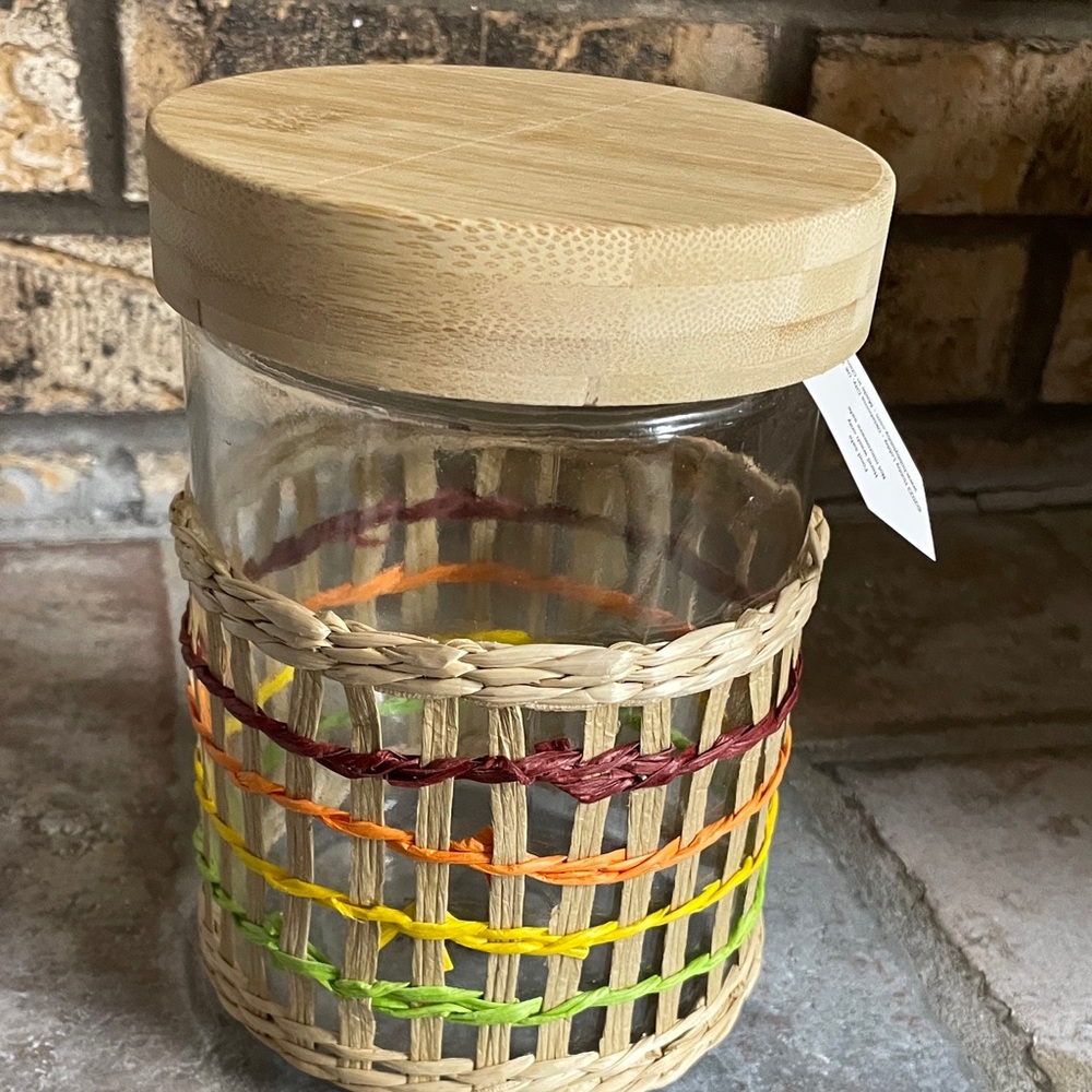 Market Square glass Jar w/ wood Lid